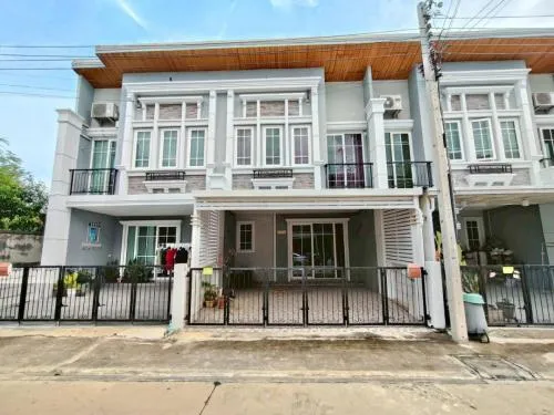 ขายทาวน์เฮ้าส์/ทาวน์โฮม  โกลเด้น ทาวน์ 3 บางนา-สวนหลวง หน้ากว้าง ดอกไม้ เขต ประเวศ กรุงเทพ CX-121697 ขายทาวน์เฮ้าส์/ทาวน์โฮม  โกลเด้น ทาวน์ 3 บางนา-สวนหลวง หน้ากว้าง ดอกไม้ เขต ประเวศ กรุงเทพ CX-121697