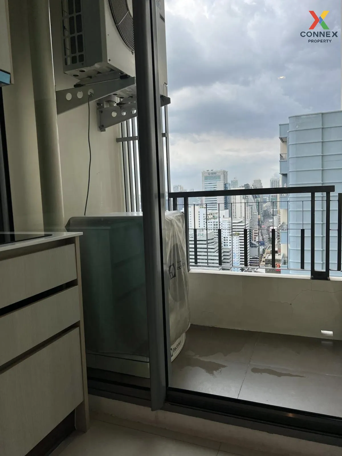 เช่าคอนโด  คิว อโศก MRT-เพชรบุรี มักกะสัน เขต ราชเทวี กรุงเทพ CX-