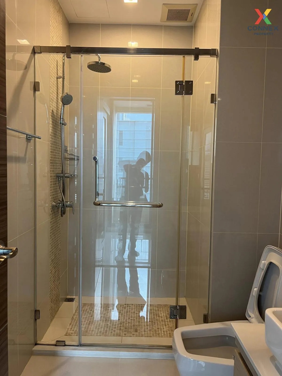 เช่าคอนโด  คิว อโศก MRT-เพชรบุรี มักกะสัน เขต ราชเทวี กรุงเทพ CX-