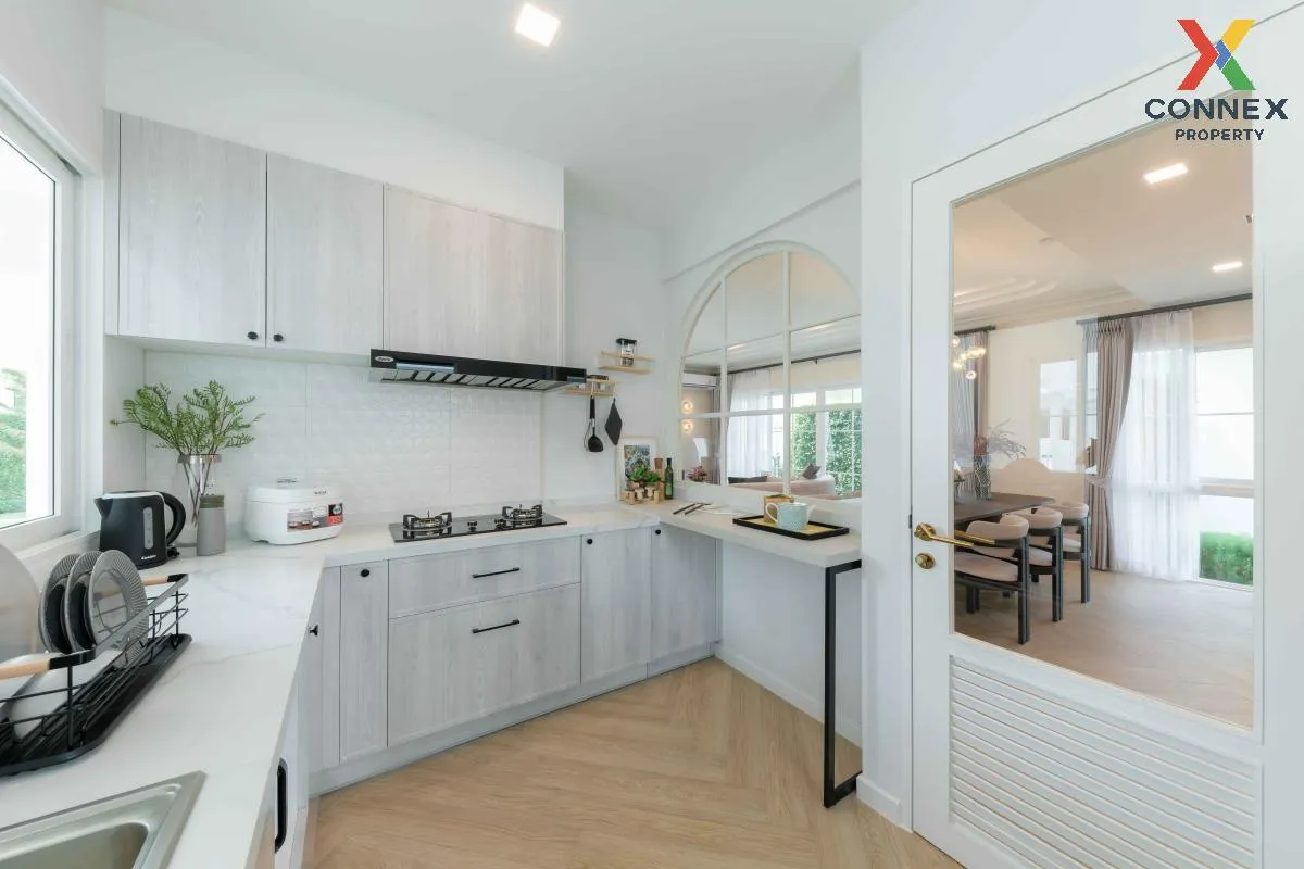 For Rent House , Chaiyapruek Bangna Km. 15 , nice view , wide fro