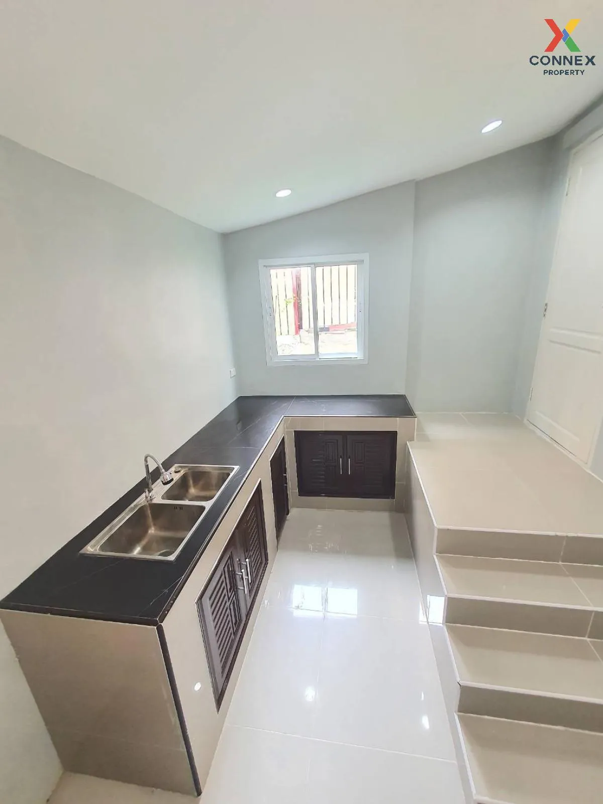 ขายทาวน์เฮ้าส์/ทาวน์โฮม  เดอะบัลโคนี่ โฮม ห้องมุม หน้ากว้าง รีโนเ