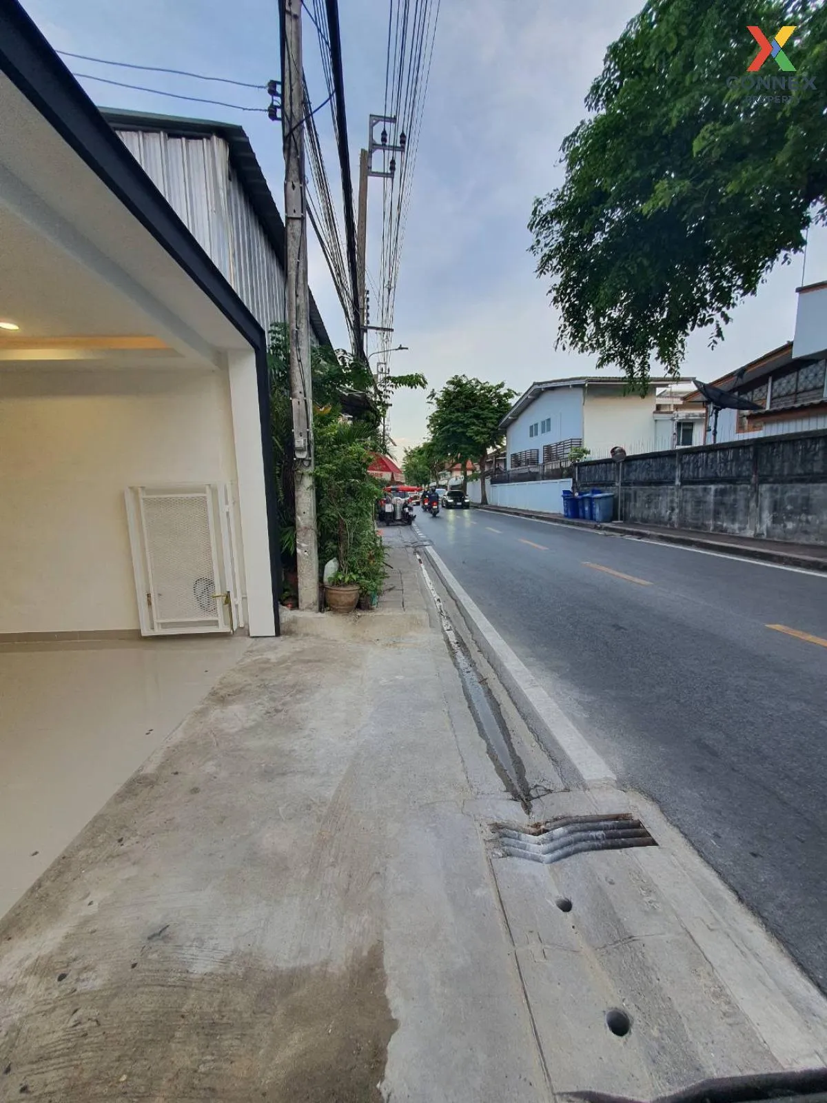 For Sale Townhouse Ramkhamhaeng 118 , wide frontage , newly renov For Sale Townhouse Ramkhamhaeng 118 , wide frontage , newly renov 2