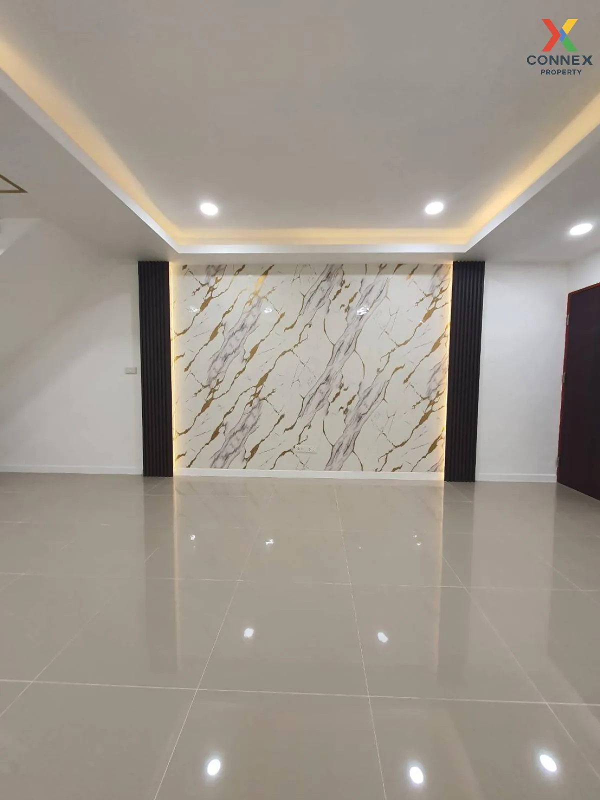For Sale Townhouse Ramkhamhaeng 118 , wide frontage , newly renov For Sale Townhouse Ramkhamhaeng 118 , wide frontage , newly renov