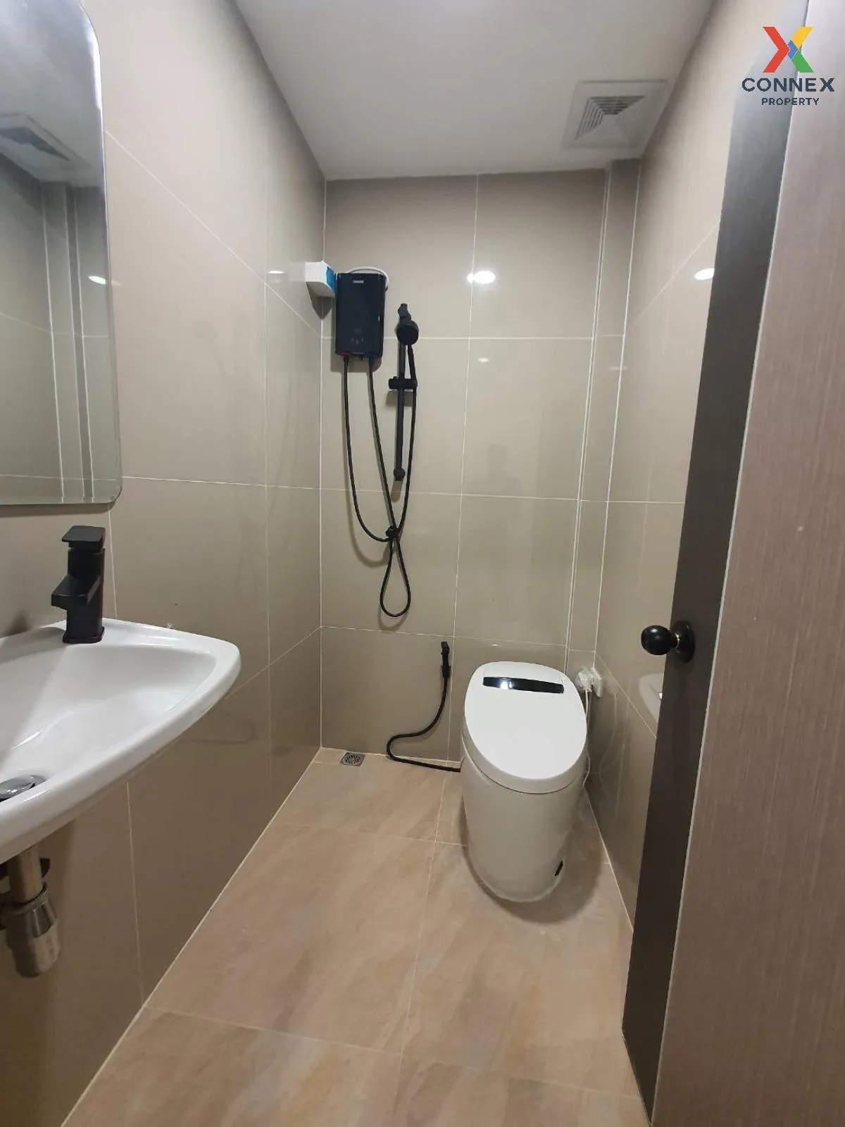 For Sale Townhouse Ramkhamhaeng 118 , wide frontage , newly renov For Sale Townhouse Ramkhamhaeng 118 , wide frontage , newly renov