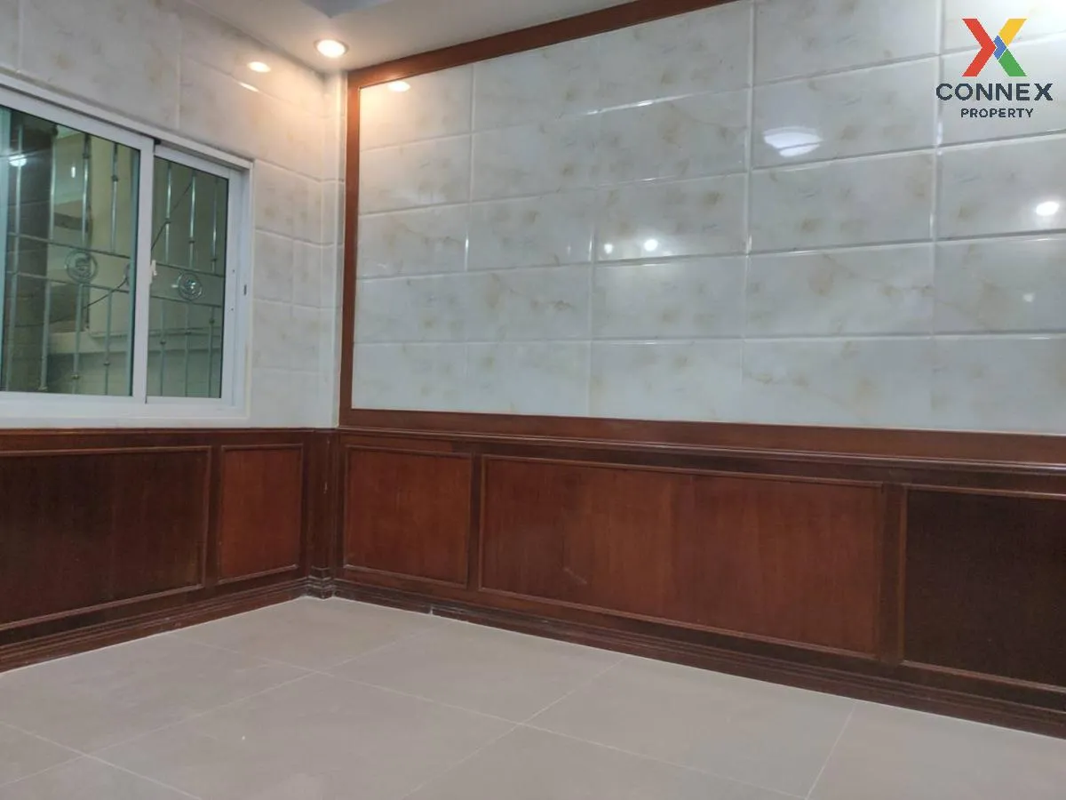 ขายทาวน์เฮ้าส์/ทาวน์โฮม  บ้านวโรชา 2 บางบอน เขต บางบอน กรุงเทพ CX