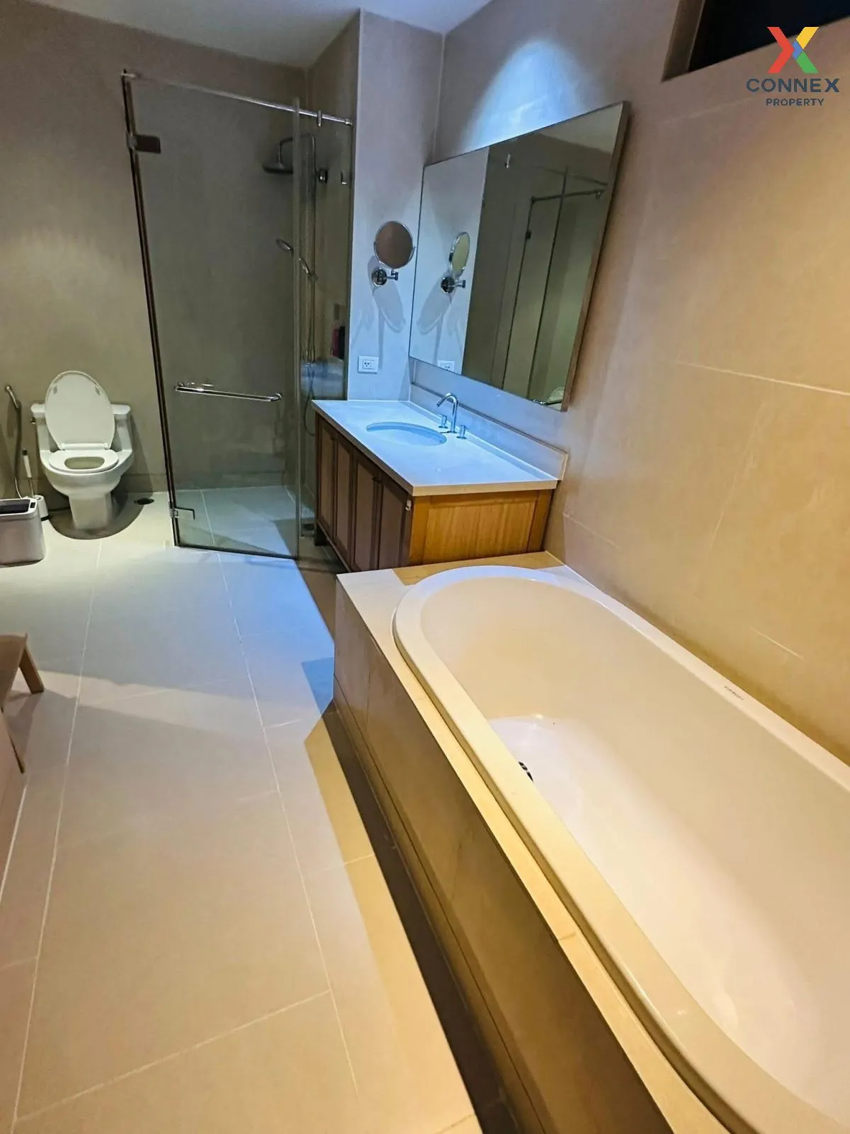 For Rent Condo , The Emporio Place , high floor , BTS-Phrom Phong