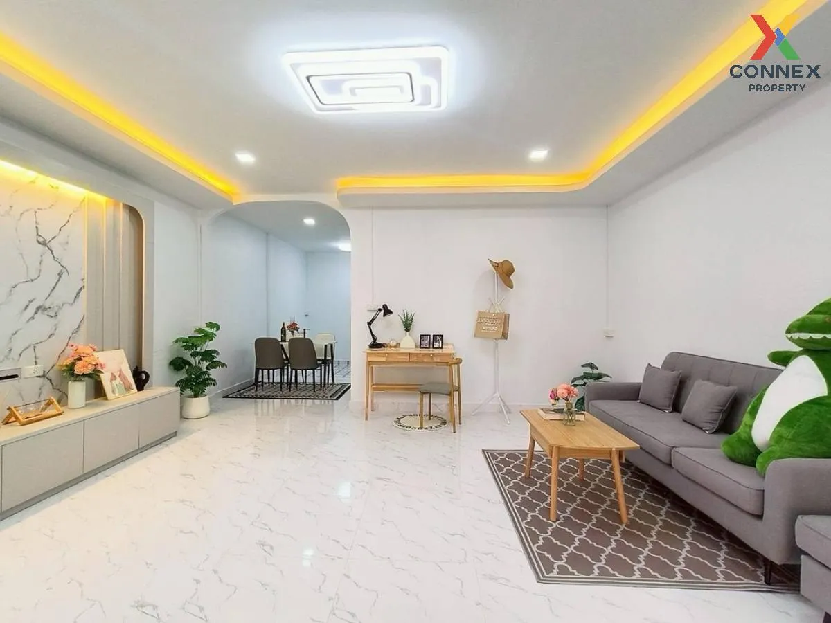 ขายทาวน์เฮ้าส์/ทาวน์โฮม  แดนทองวิลเลจ วัชรพล รีโนเวทใหม่ ท่าแร้ง  3