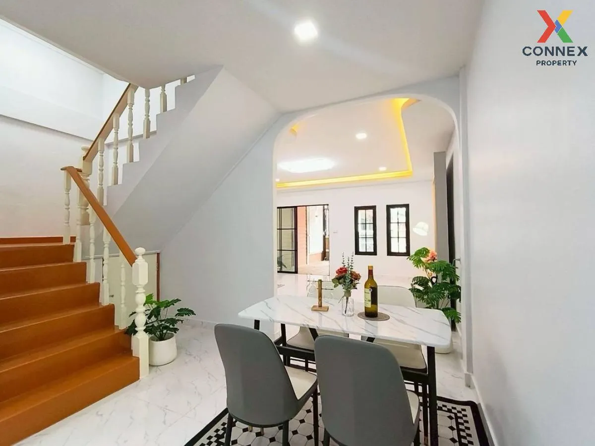 ขายทาวน์เฮ้าส์/ทาวน์โฮม  แดนทองวิลเลจ วัชรพล รีโนเวทใหม่ ท่าแร้ง 