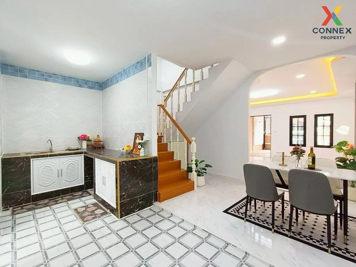 ขายทาวน์เฮ้าส์/ทาวน์โฮม  แดนทองวิลเลจ วัชรพล รีโนเวทใหม่ ท่าแร้ง 