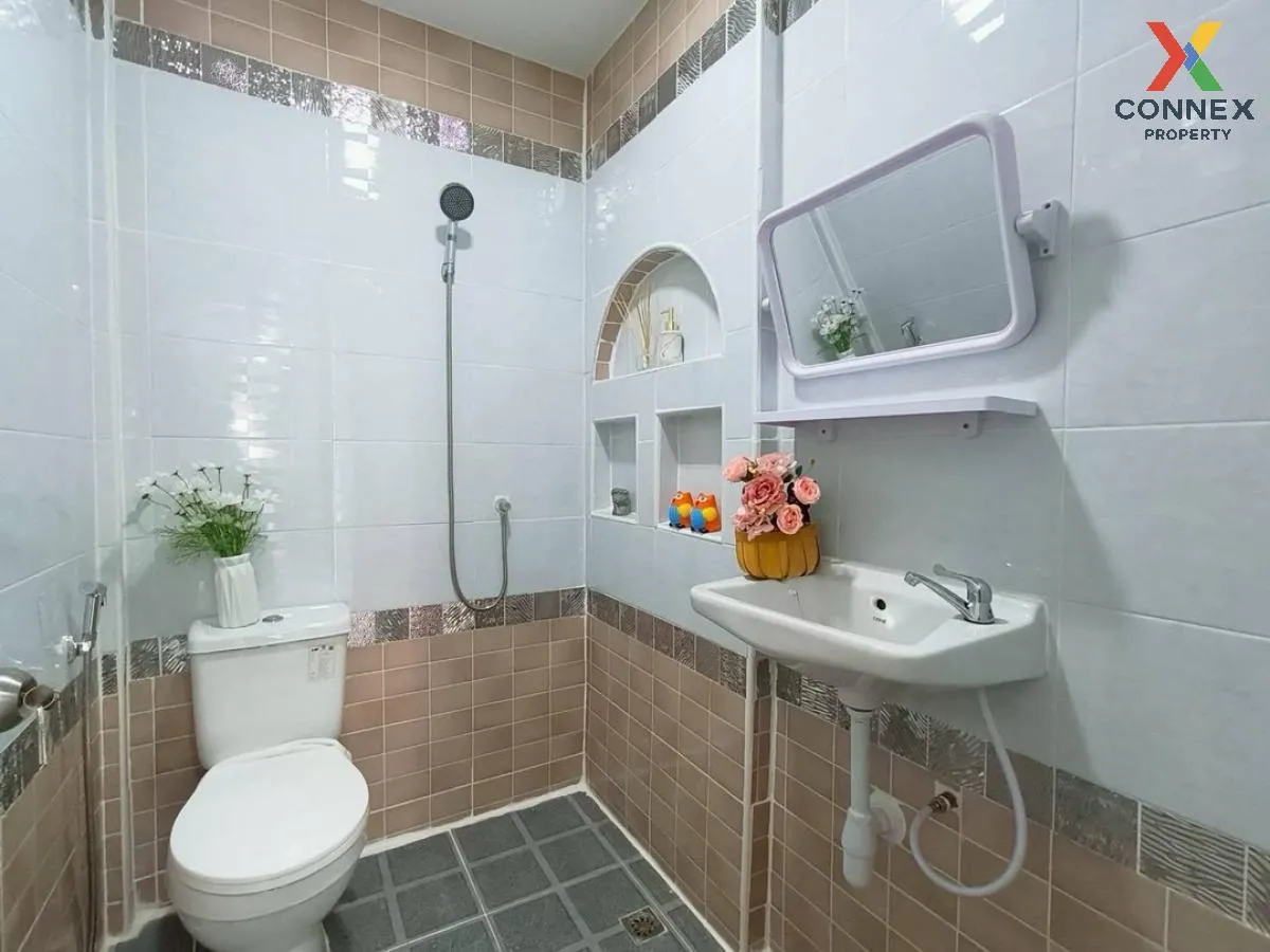 ขายทาวน์เฮ้าส์/ทาวน์โฮม  แดนทองวิลเลจ วัชรพล รีโนเวทใหม่ ท่าแร้ง 