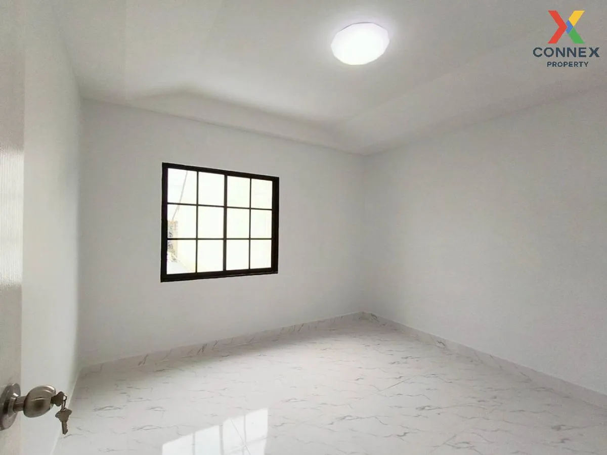 ขายทาวน์เฮ้าส์/ทาวน์โฮม  แดนทองวิลเลจ วัชรพล รีโนเวทใหม่ ท่าแร้ง 