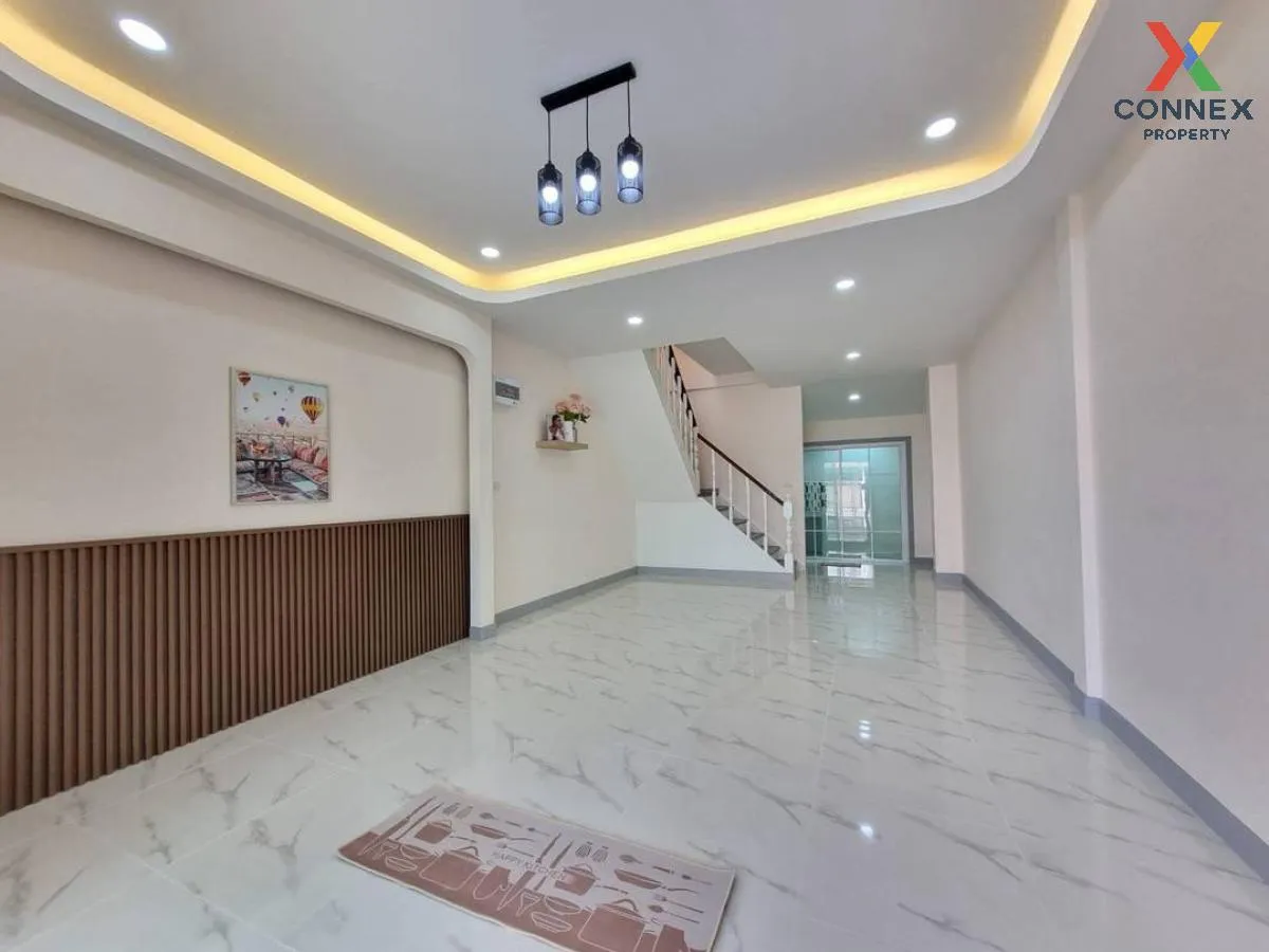 ขายทาวน์เฮ้าส์/ทาวน์โฮม  บ้านบัวทอง 3 รีโนเวทใหม่ บางรักพัฒนา บาง 3