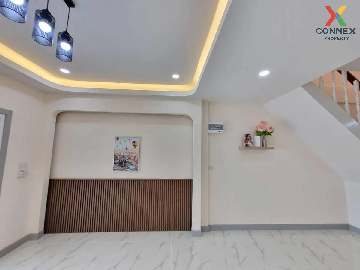 ขายทาวน์เฮ้าส์/ทาวน์โฮม  บ้านบัวทอง 3 รีโนเวทใหม่ บางรักพัฒนา บาง