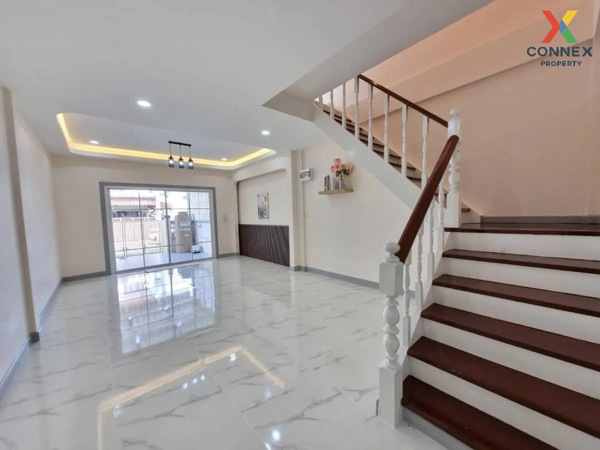 ขายทาวน์เฮ้าส์/ทาวน์โฮม  บ้านบัวทอง 3 รีโนเวทใหม่ บางรักพัฒนา บาง