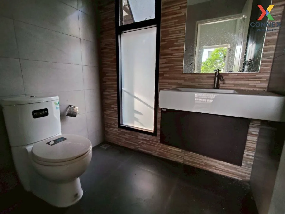 For Sale House , Warabodin Rangsit Klong 3 , wide frontage , Khlo