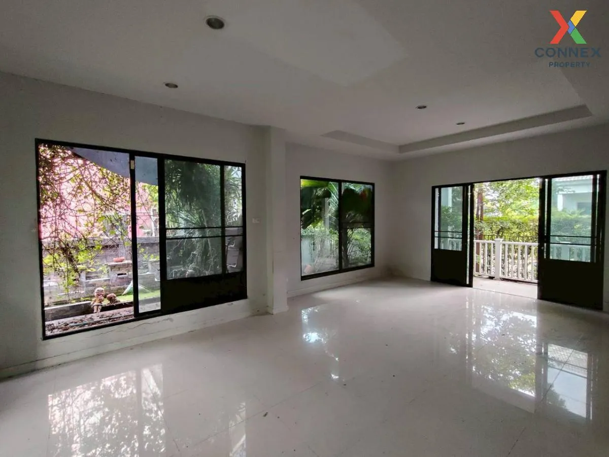 For Sale House , Warabodin Rangsit Klong 3 , wide frontage , Khlo