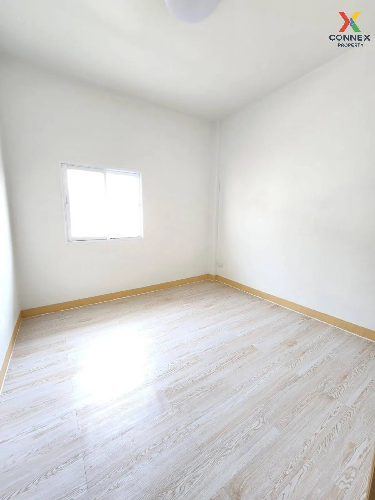 ขายทาวน์เฮ้าส์/ทาวน์โฮม  หมู่บ้านสยามนิเวศน์ 1 ในคลองบางปลากด พระ