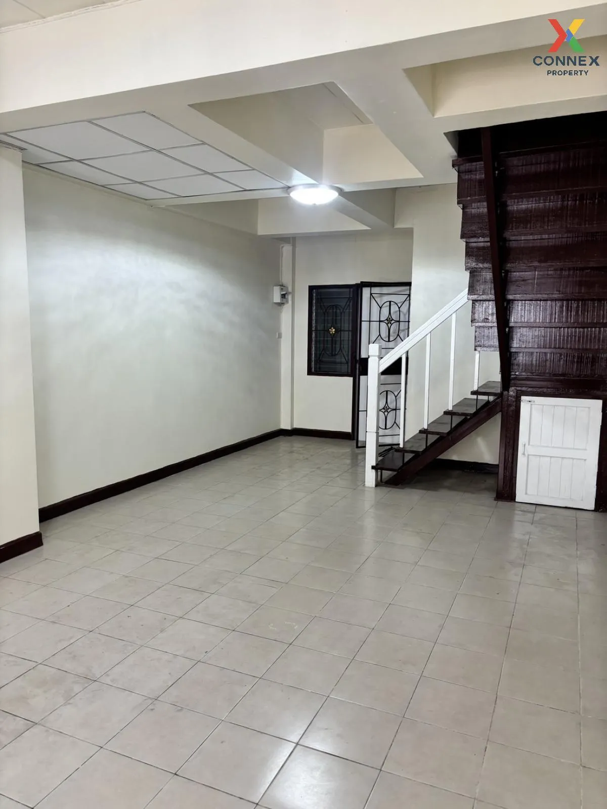 ขายทาวน์เฮ้าส์/ทาวน์โฮม  บ้านเบญจทรัพย์ รังสิต - คลอง 6 หน้ากว้าง 3