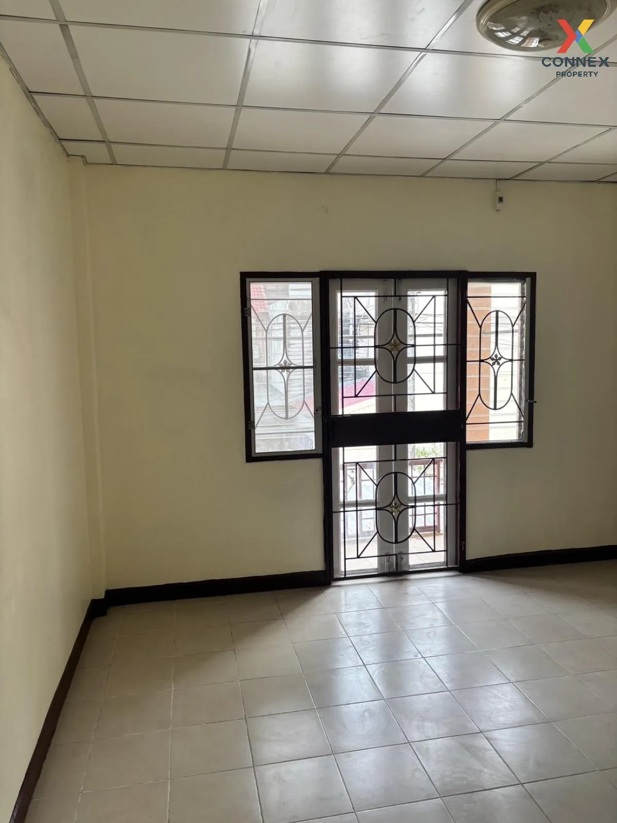 ขายทาวน์เฮ้าส์/ทาวน์โฮม  บ้านเบญจทรัพย์ รังสิต - คลอง 6 หน้ากว้าง