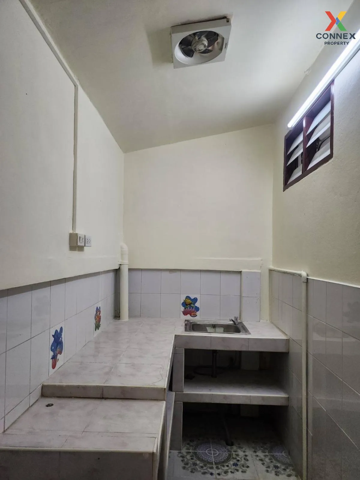 ขายทาวน์เฮ้าส์/ทาวน์โฮม  บ้านเบญจทรัพย์ รังสิต - คลอง 6 หน้ากว้าง