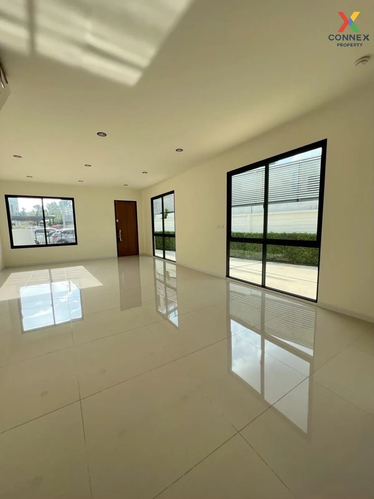 ขายโฮมออฟฟิศ  พฤกษาวิลล์ @เวิร์ค รามอินทรา สเตชั่น ห้องมุม BTS-พห 4