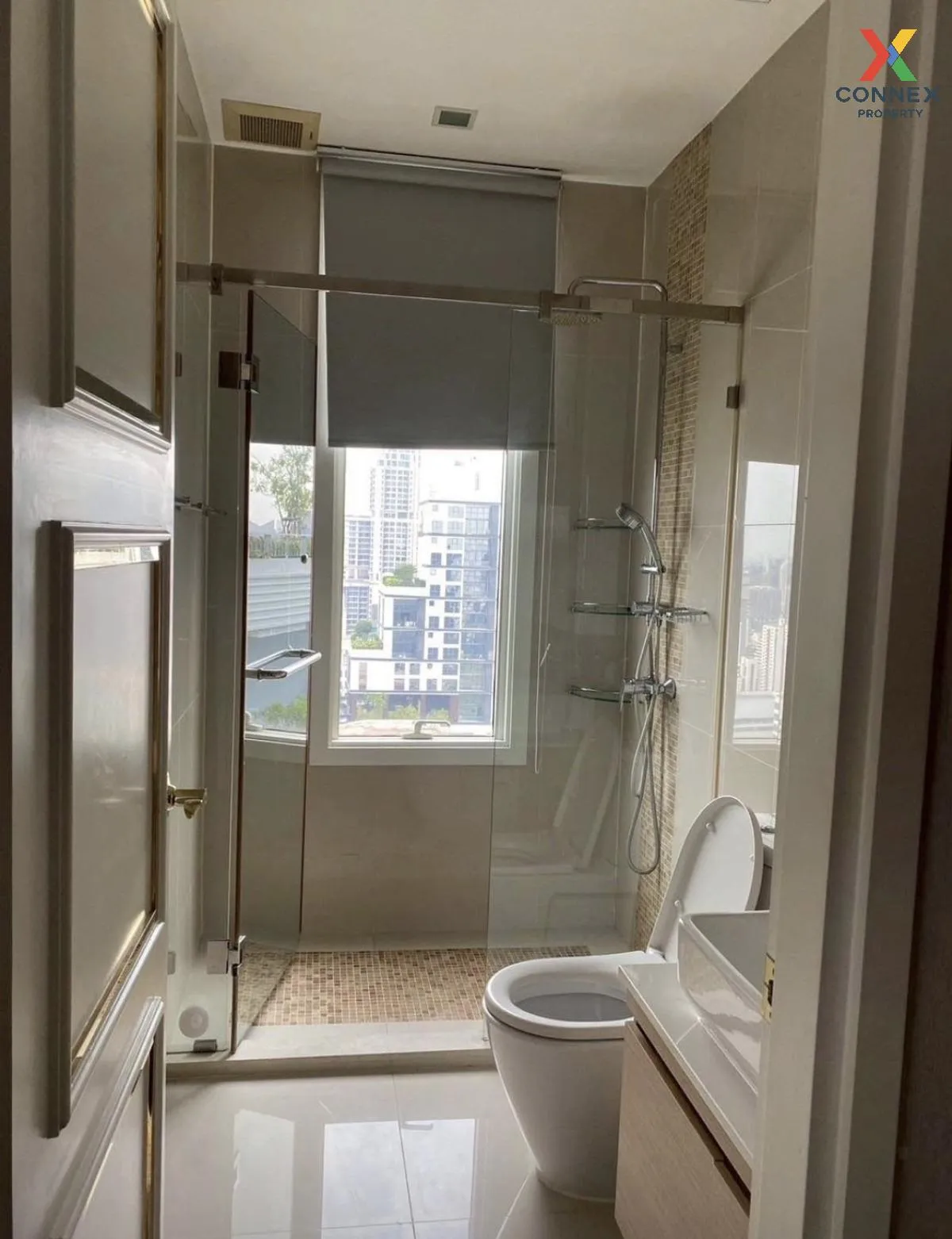 เช่าคอนโด  คิว อโศก วิวสวย ชั้นสูง ห้องมุม หน้ากว้าง MRT-เพชรบุรี