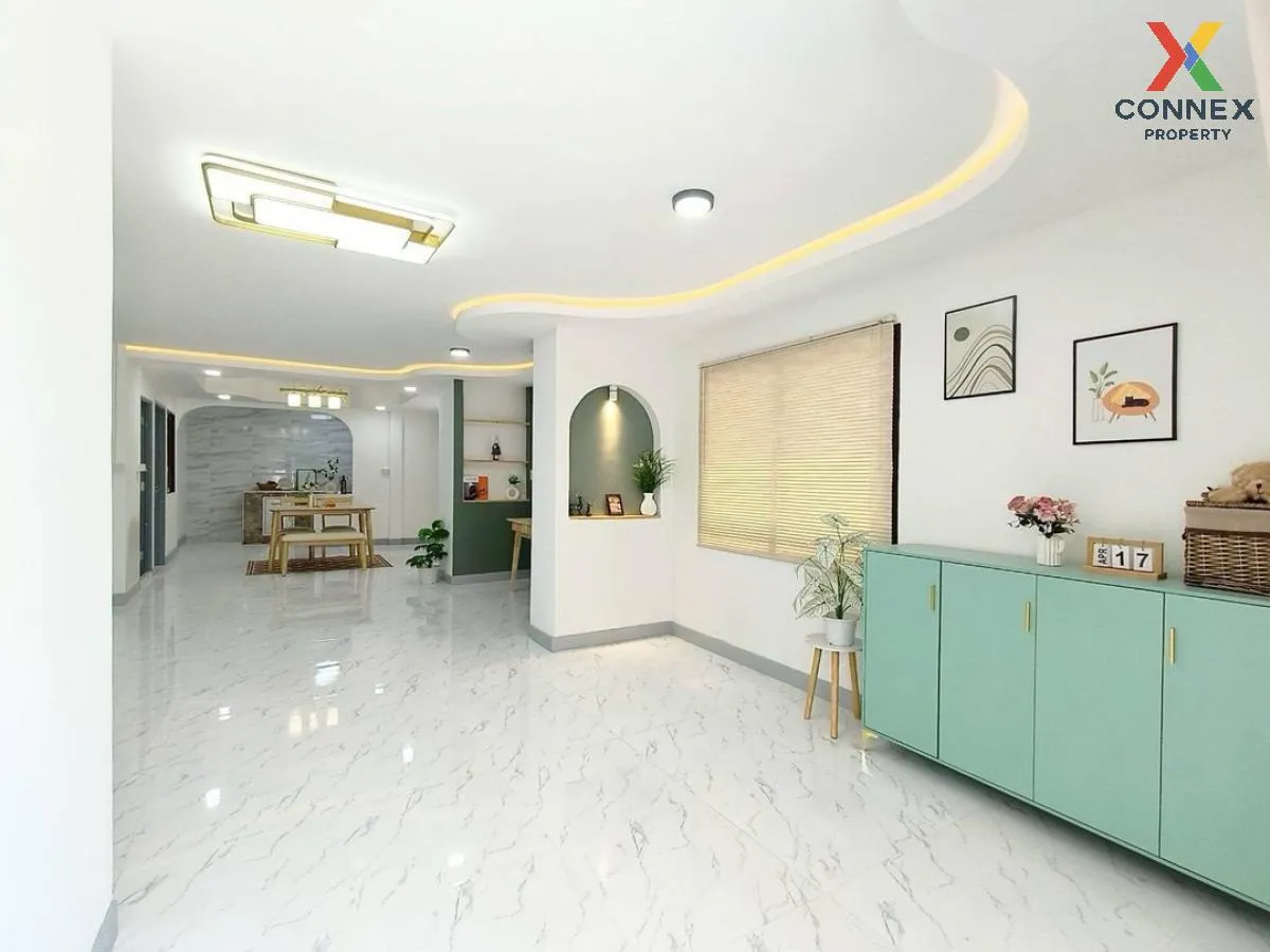 ขายทาวน์เฮ้าส์/ทาวน์โฮม  เค.ซี. รามอินทรา 1 ห้องมุม รีโนเวทใหม่ ส 4