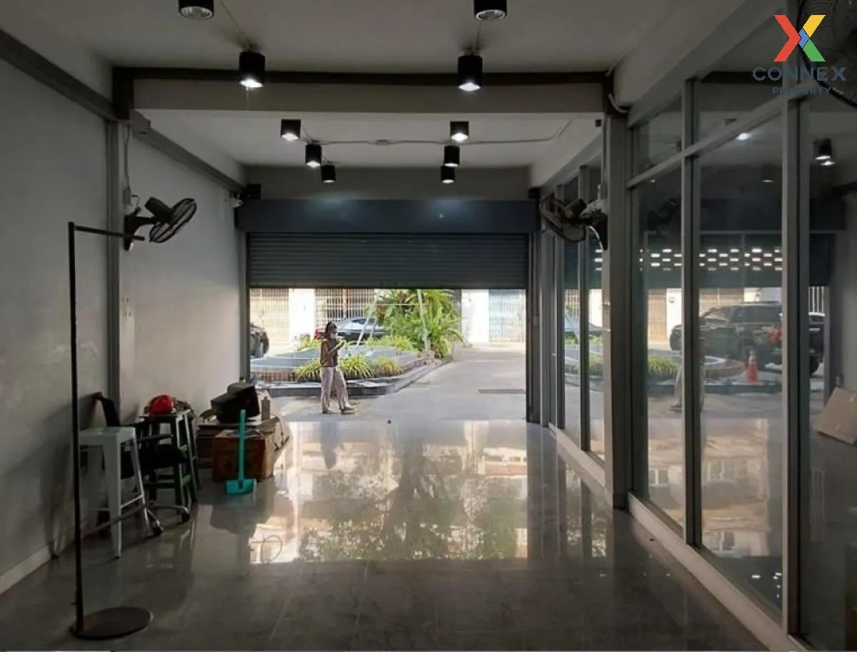 For Sale Commercial building, Nakhon Pathom , Sanam Chan , mueang 4