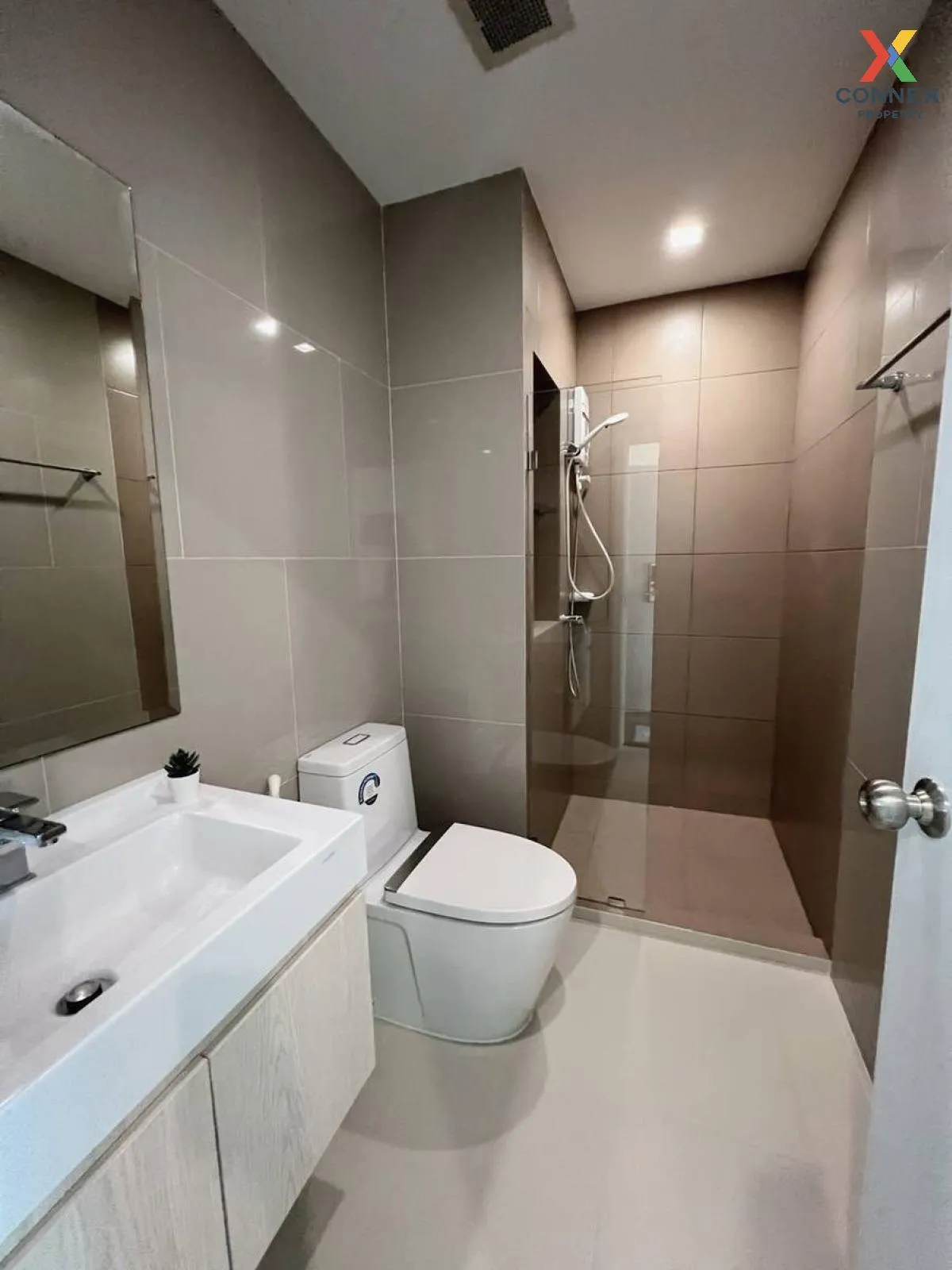 For Rent Condo , Rich Park Triple Station , ARL-Hua Mak , Suan Lu