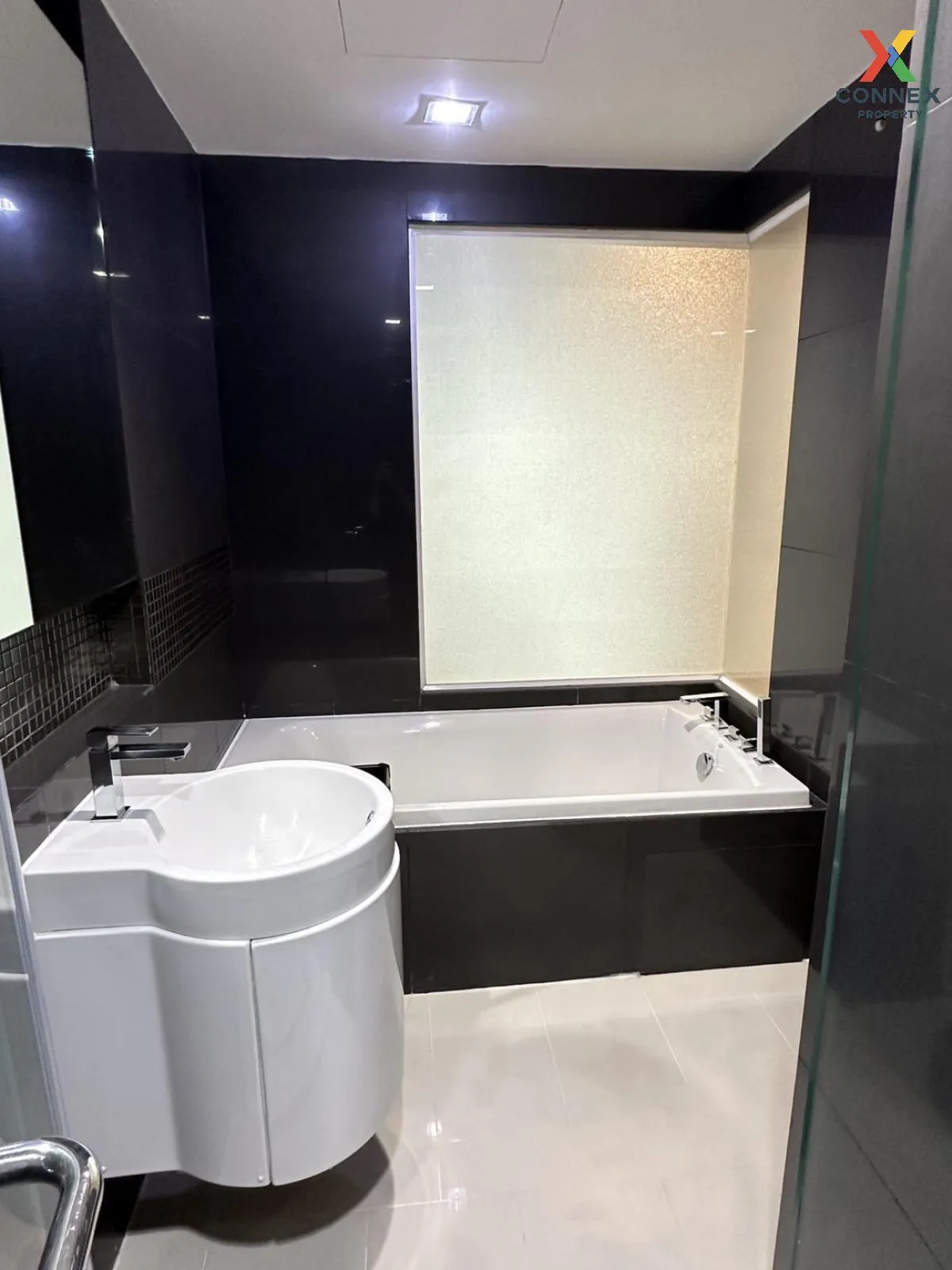 เช่าคอนโด  ริทึ่ม สาทร BTS-สะพานตากสิน ทุ่งมหาเมฆ เขต สาทร กรุงเท