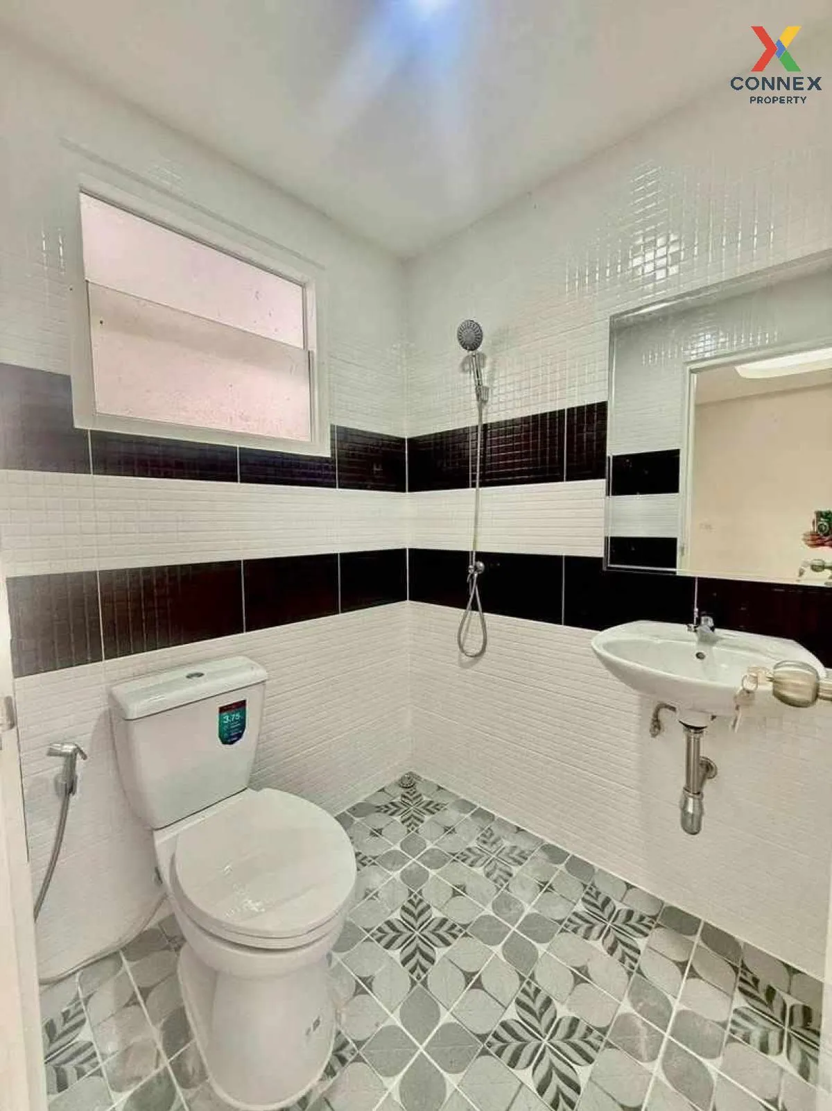 ขายทาวน์เฮ้าส์/ทาวน์โฮม  ไลโอ วงแหวน-ปิ่นเกล้า รีโนเวทใหม่ ปลายบา