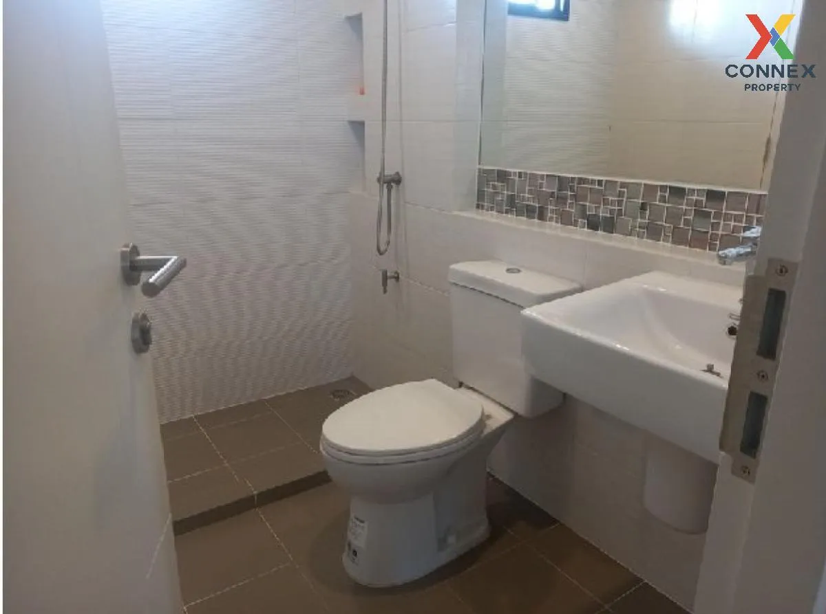 For Sale House , Kanasiri Salaya-Pinklao , corner unit , wide fro