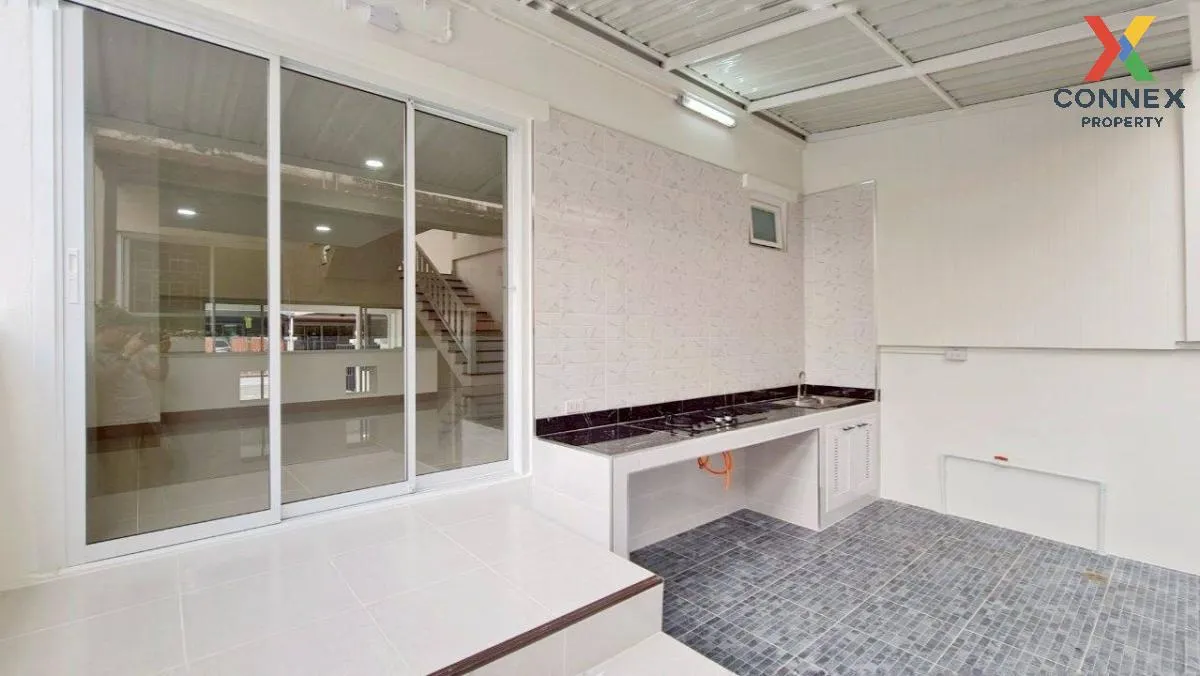 ขายทาวน์เฮ้าส์/ทาวน์โฮม  บ้านนวนิช แจ้งวัฒนะ ห้องมุม หน้ากว้าง รี