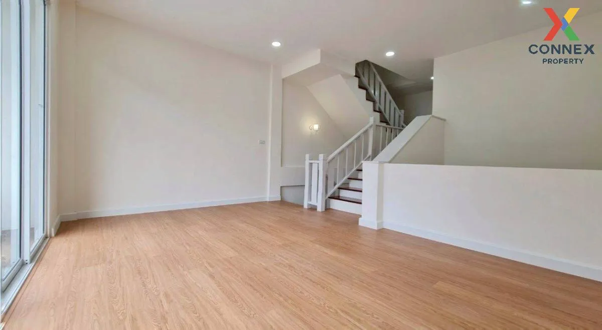 ขายทาวน์เฮ้าส์/ทาวน์โฮม  บ้านนวนิช แจ้งวัฒนะ ห้องมุม หน้ากว้าง รี