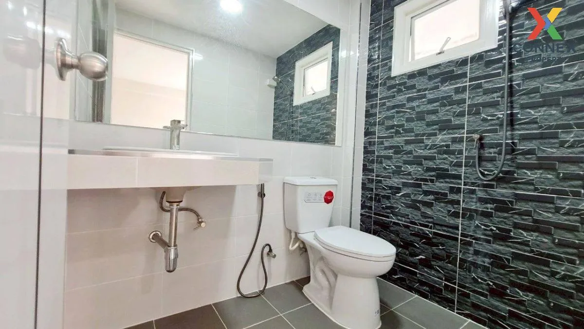 ขายทาวน์เฮ้าส์/ทาวน์โฮม  บ้านนวนิช แจ้งวัฒนะ ห้องมุม หน้ากว้าง รี