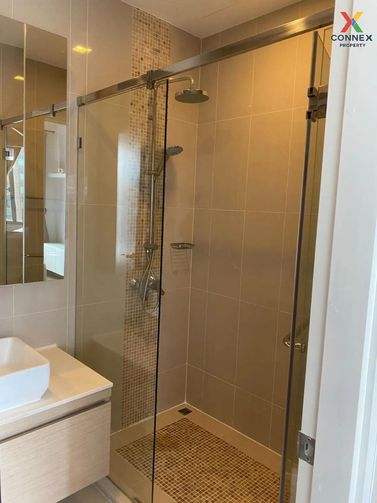 เช่าคอนโด  คิว อโศก MRT-เพชรบุรี มักกะสัน เขต ราชเทวี กรุงเทพ CX-