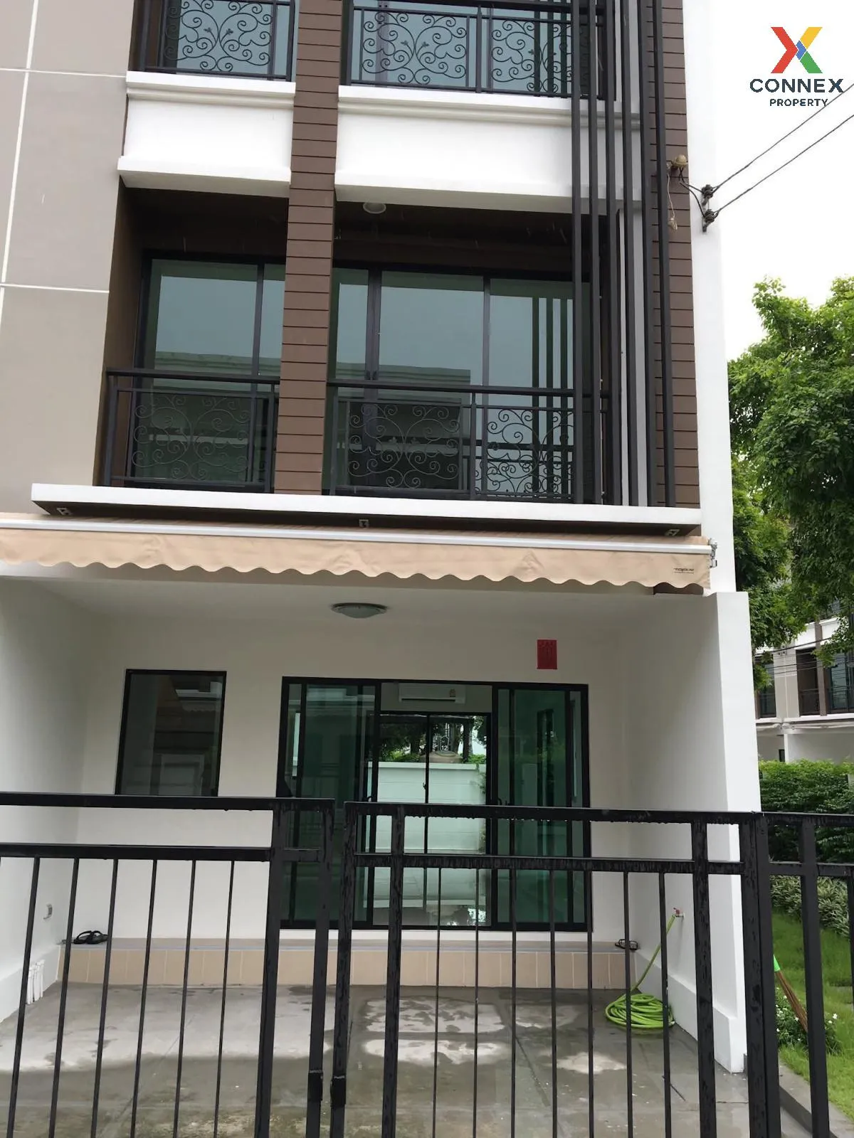 ขายทาวน์เฮ้าส์/ทาวน์โฮม  บ้านกลางเมือง นวมินทร์ 42 หน้ากว้าง คลอง 2