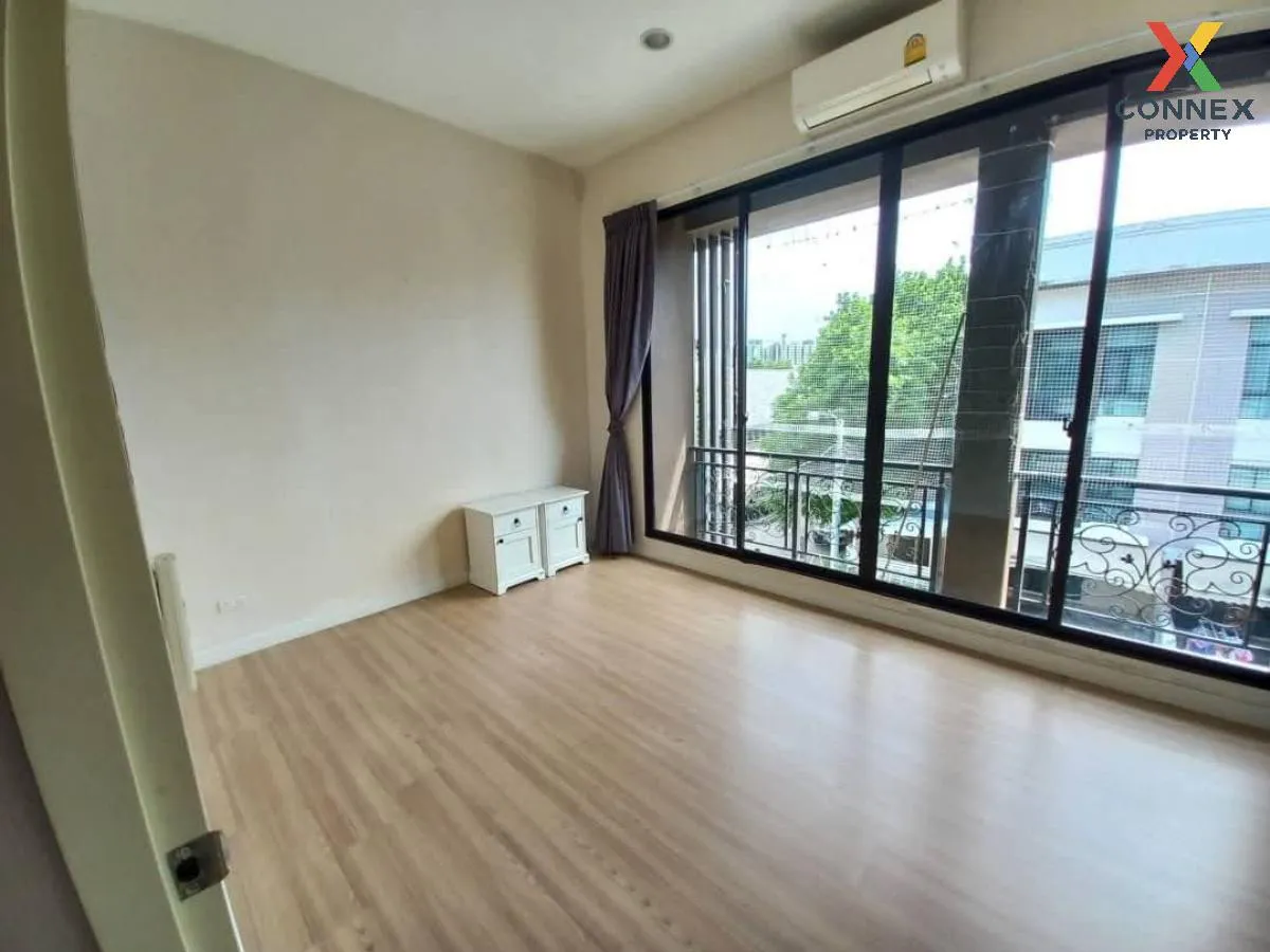 ขายทาวน์เฮ้าส์/ทาวน์โฮม  บ้านกลางเมือง นวมินทร์ 42 หน้ากว้าง คลอง