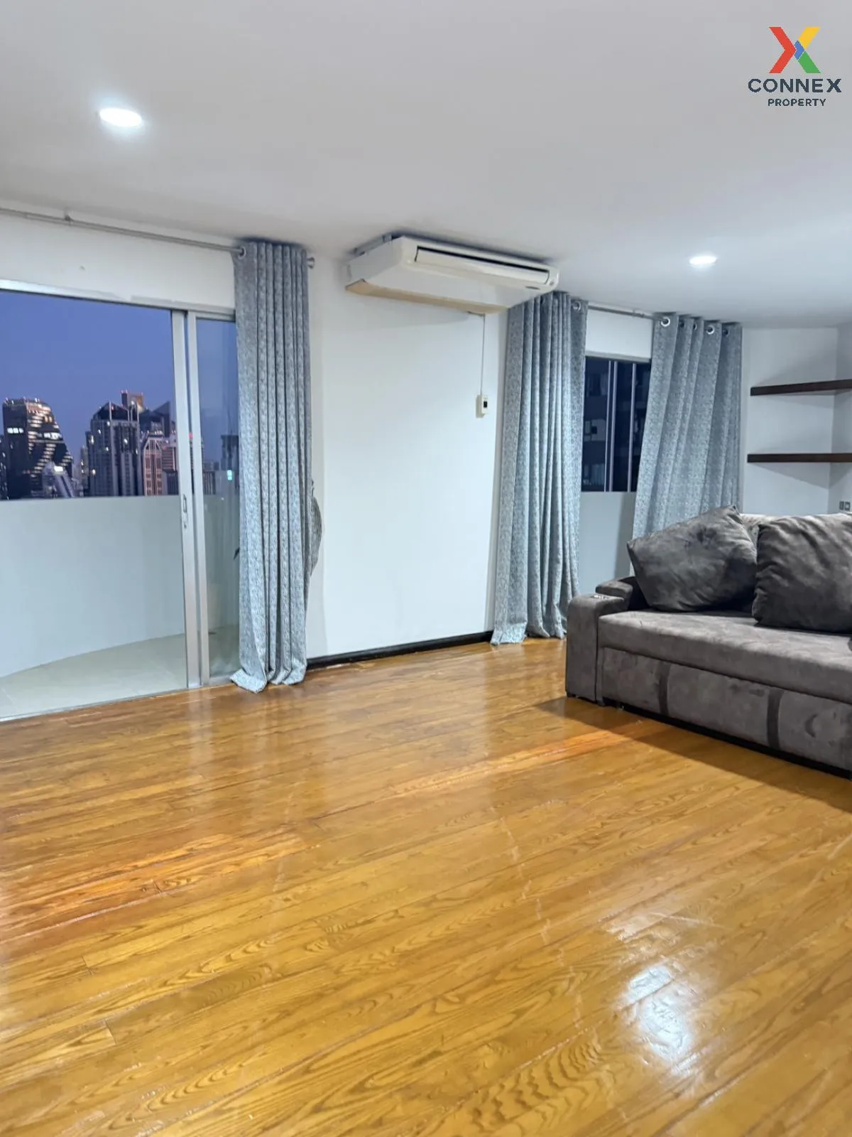 ขายคอนโด  วิทยุ คอมเพล็กซ์ วิวสวย ชั้นสูง BTS-เพลินจิต มักกะสัน เ