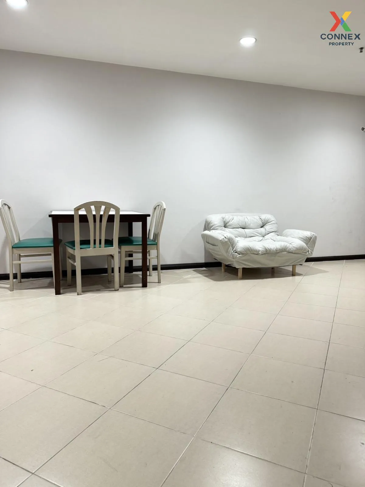 ขายคอนโด  วิทยุ คอมเพล็กซ์ วิวสวย ชั้นสูง BTS-เพลินจิต มักกะสัน เ