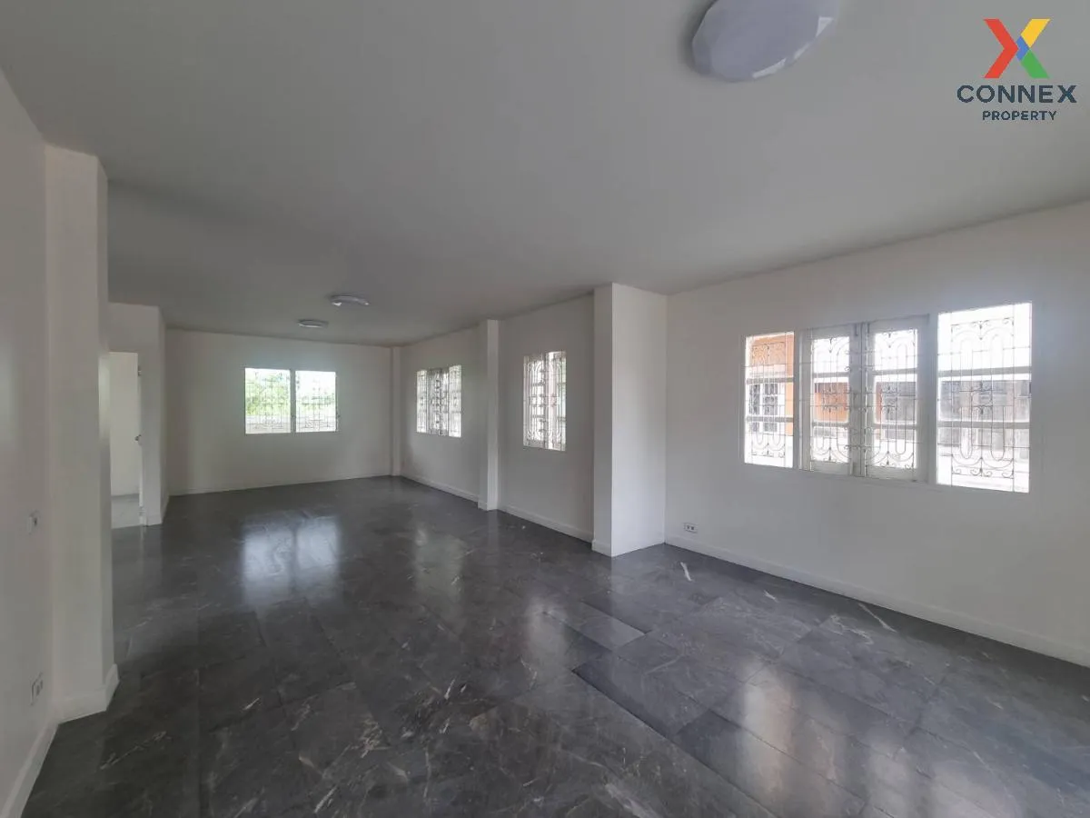 ขายบ้าน  บ้านศิรินทรา ร่มเกล้า - สุวรรณภูมิ คลองสามประเวศ เขต ลาด