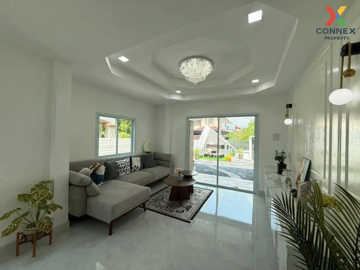 For Sale House , K.C. Garden Home , corner unit , newly renovated