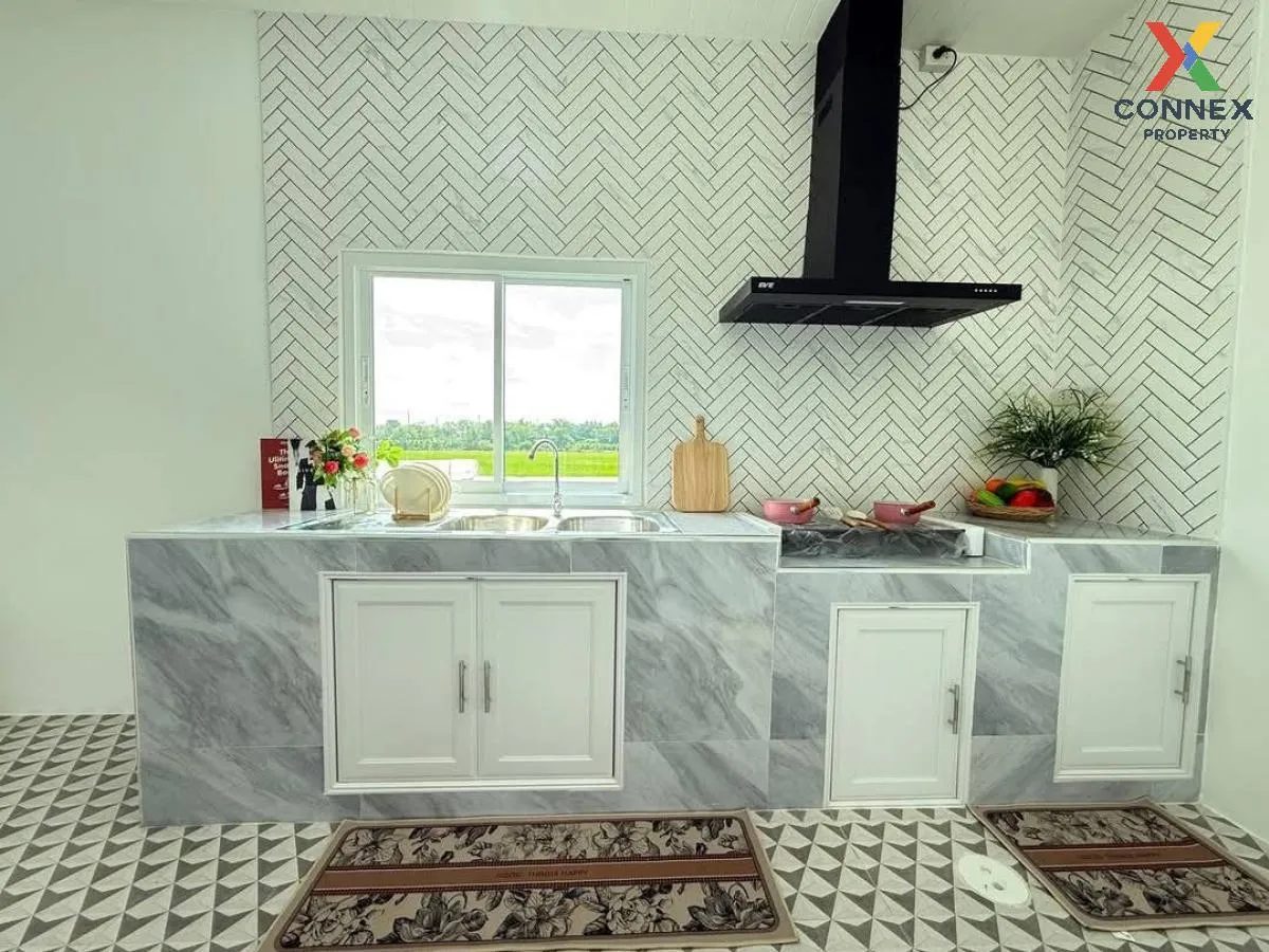 For Sale House , K.C. Garden Home , corner unit , newly renovated