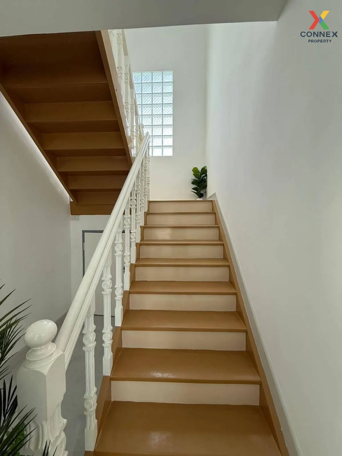 For Sale House , K.C. Garden Home , corner unit , newly renovated