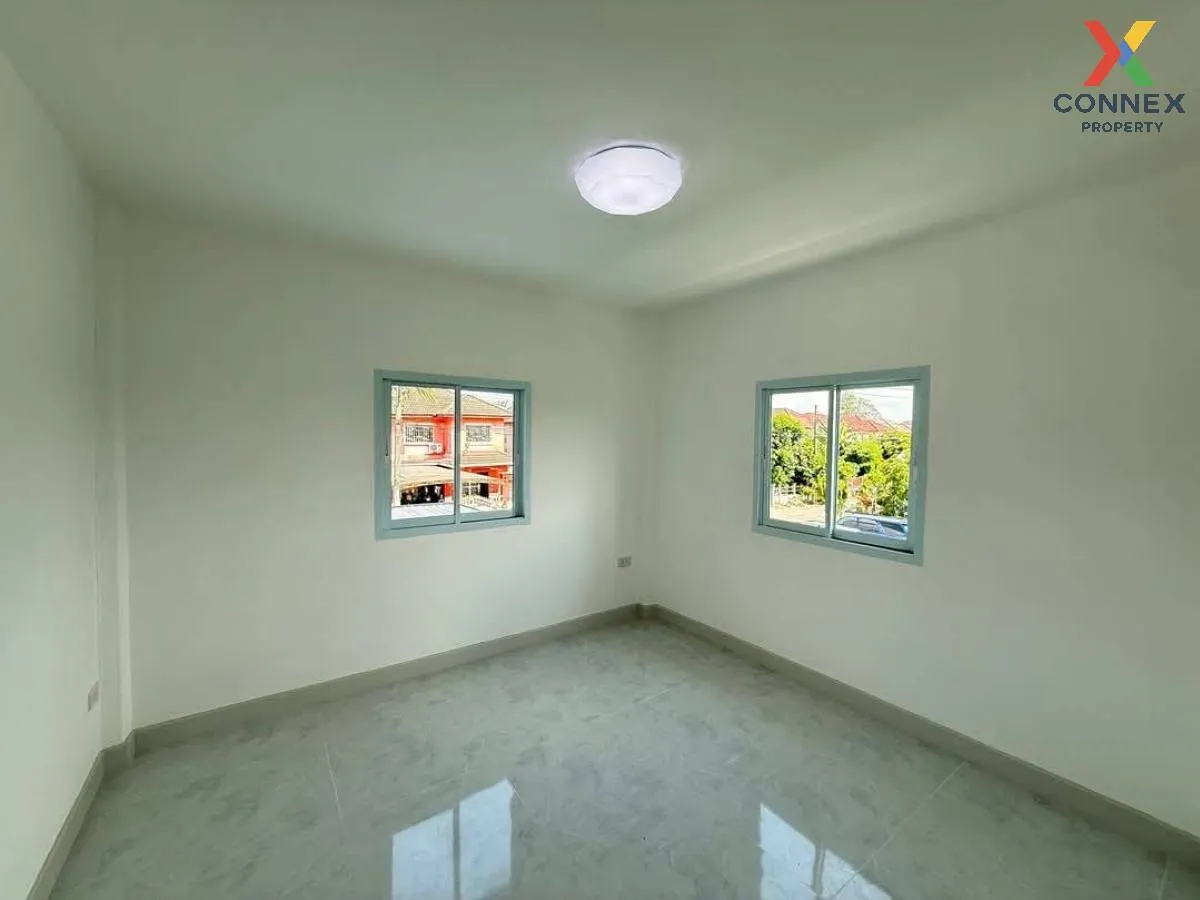 For Sale House , K.C. Garden Home , corner unit , newly renovated