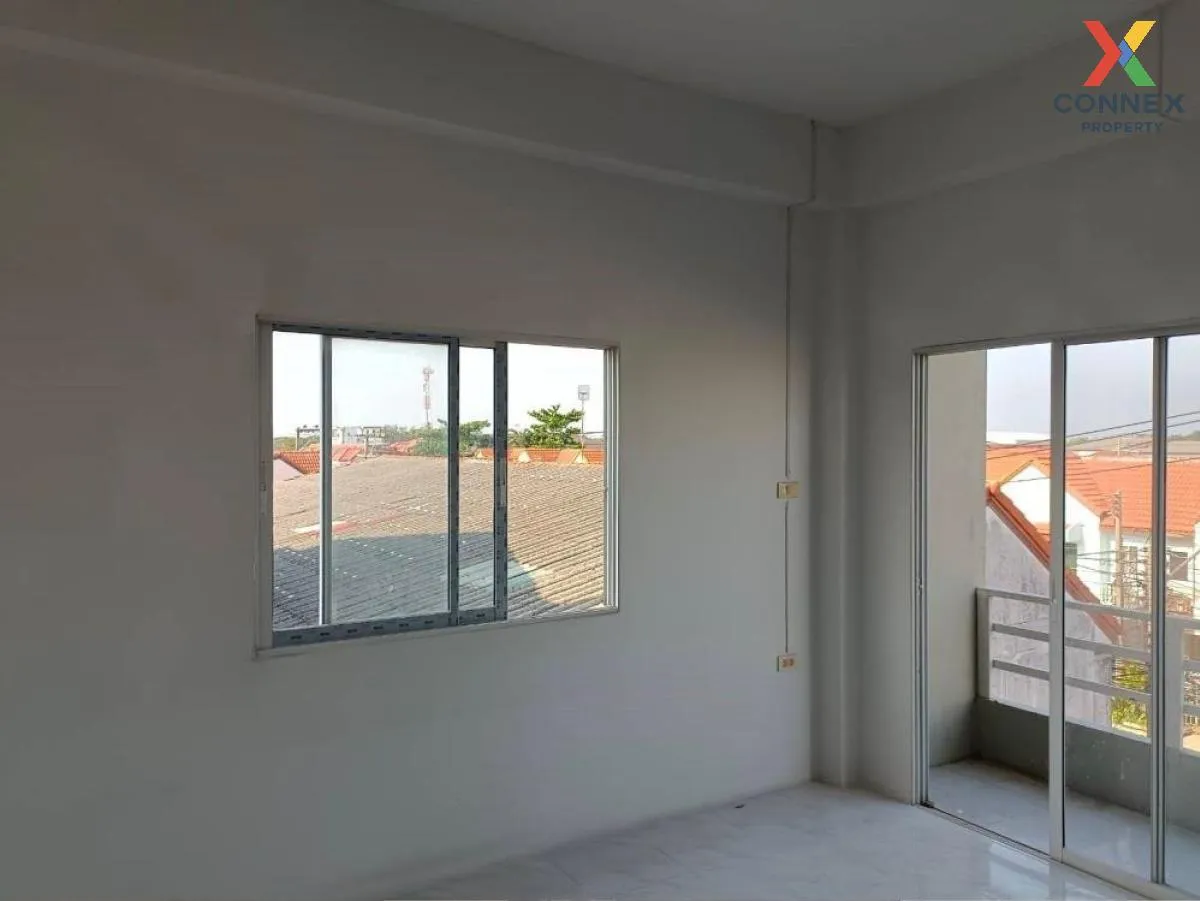 For Sale Townhouse/Townhome  , Home in Town , corner unit , Khu K