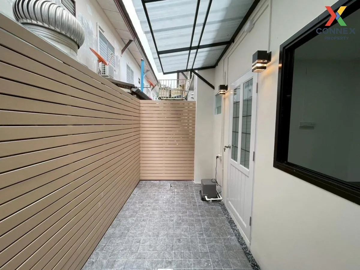 ขายทาวน์เฮ้าส์/ทาวน์โฮม  บ้านบัวทอง 4 บ้านกล้วย-ไทรน้อย รีโนเวทให