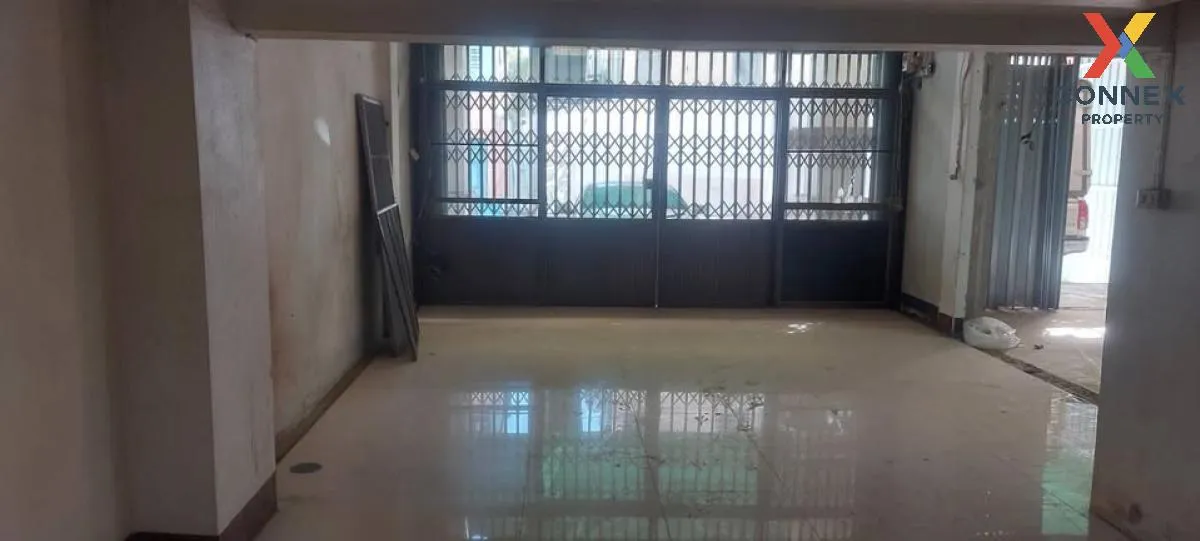 ขายอาคารพาณิชย์ 3 ชั้นครึ่ง   แพรกษา เมืองสมุทรปราการ สมุทรปราการ 3