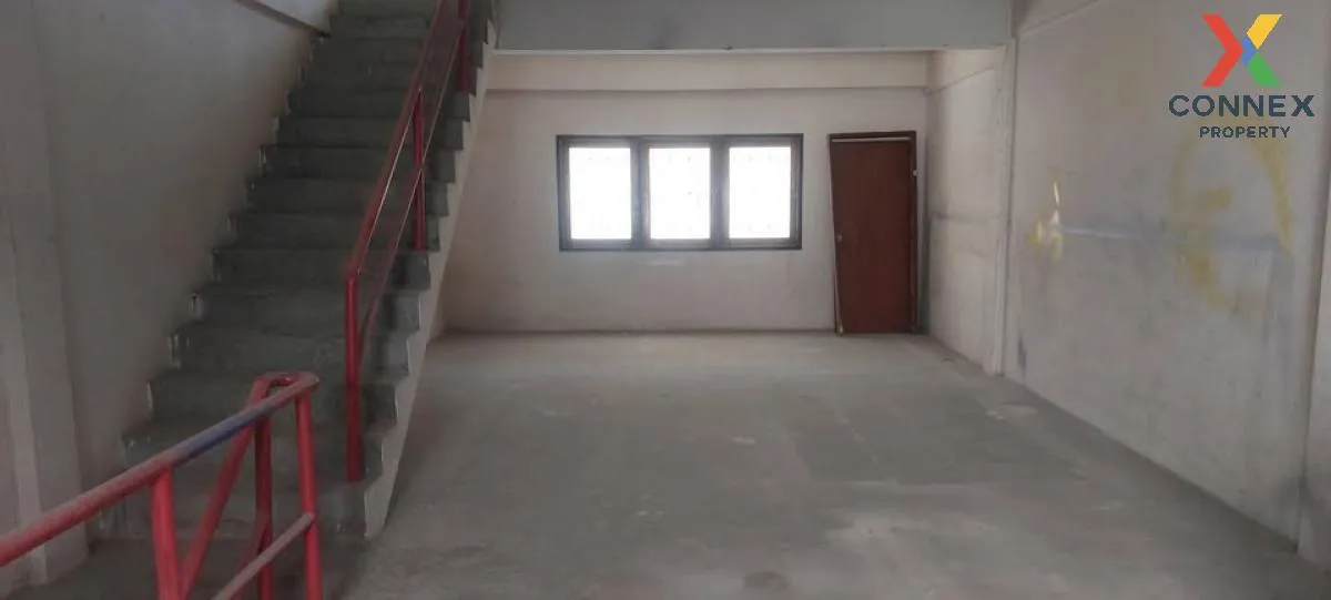 ขายอาคารพาณิชย์ 3 ชั้นครึ่ง   แพรกษา เมืองสมุทรปราการ สมุทรปราการ