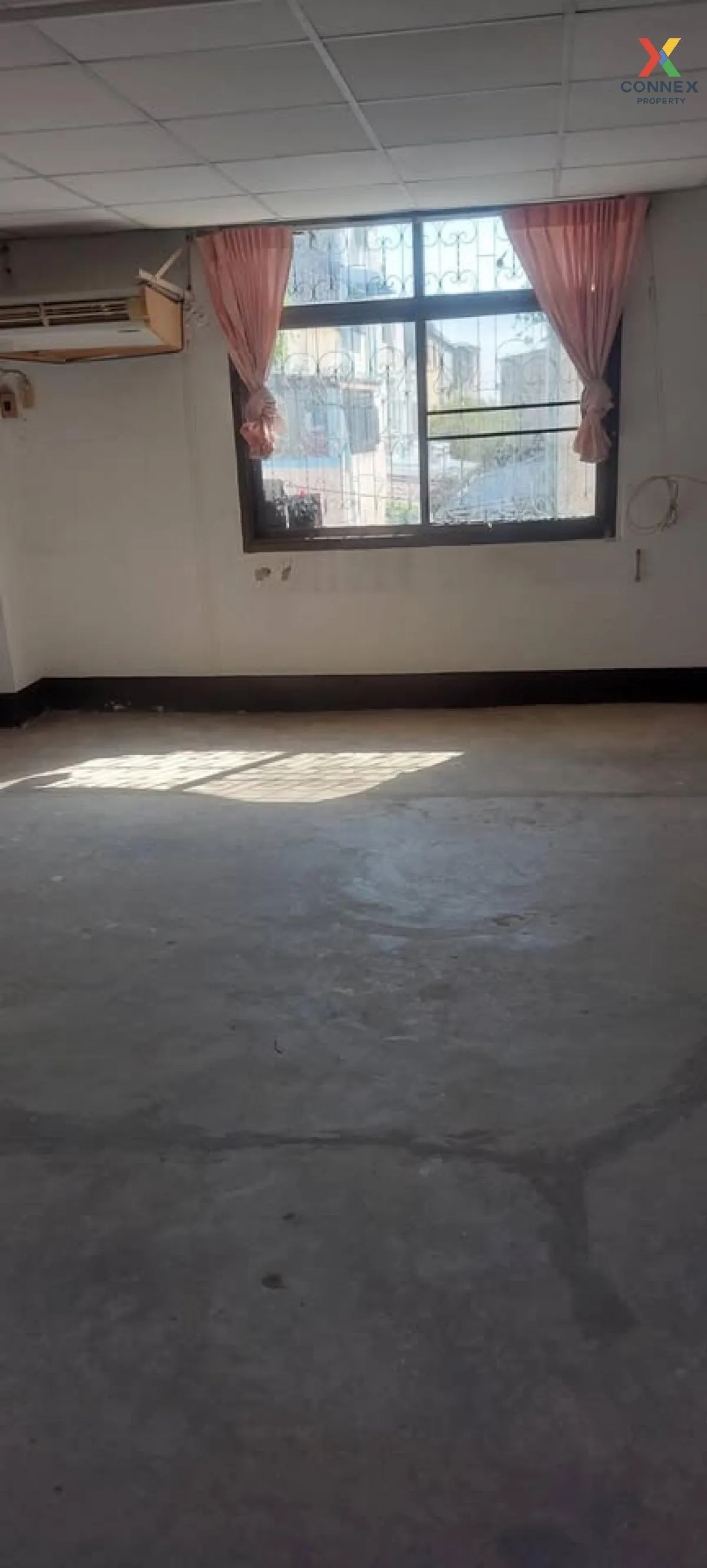 ขายอาคารพาณิชย์ 3 ชั้นครึ่ง   แพรกษา เมืองสมุทรปราการ สมุทรปราการ